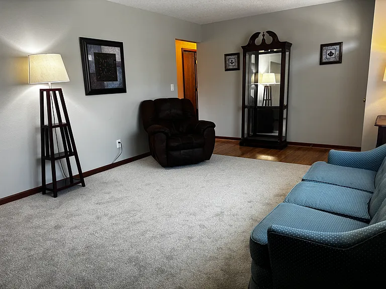 4 Edith Ct — Photo 17