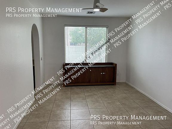 3rd image of 1719 E Dubois Ave