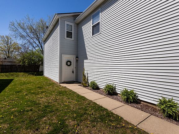 3rd image of 16731 Lowell Dr