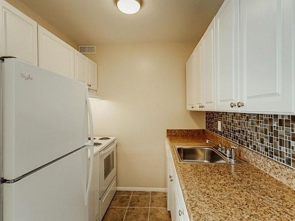 3rd image of 1251 Nelson St APT A