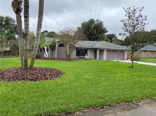 33313 Somerset Dr, Leesburg, FL 34788