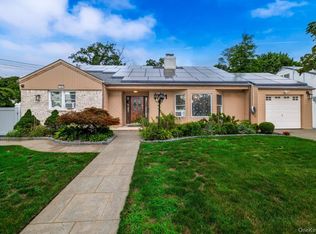 791 Cornwell Ave, Malverne, NY 11565