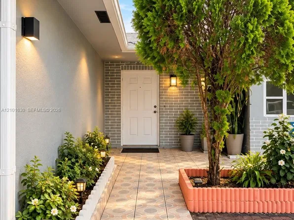 8730 Taft St, Pembroke Pines, FL 33024