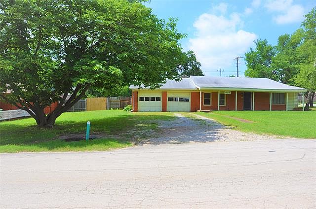 1st image of 602 E Hundley Dr