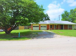 602 E Hundley Dr, Lake Dallas, TX 75065