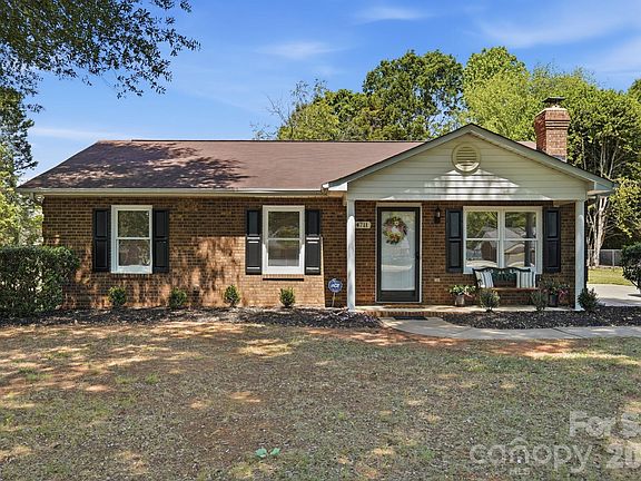 2nd image of 4711 Myers Rd