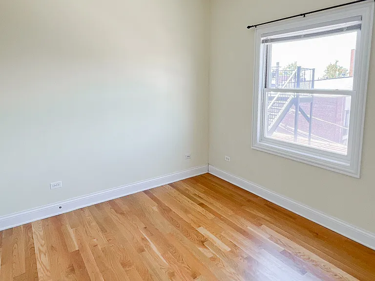 2328 N Greenview Ave #3 — Photo 9