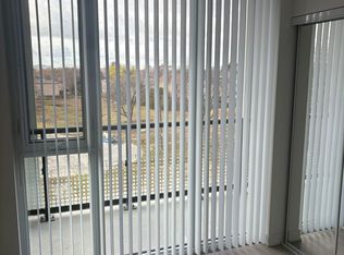 5858 Yonge St #301, Toronto, ON M2M 3T3