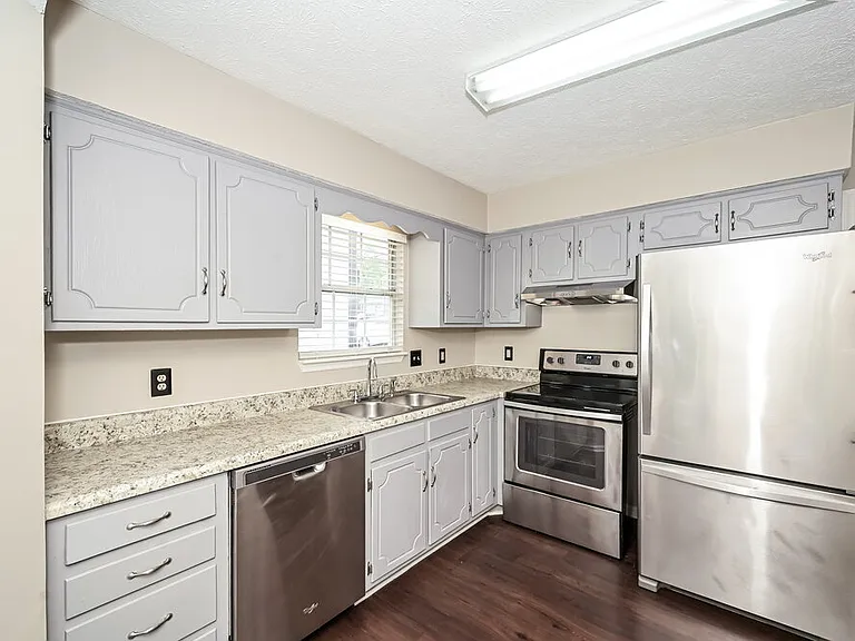 5340 Village Way — Photo 7