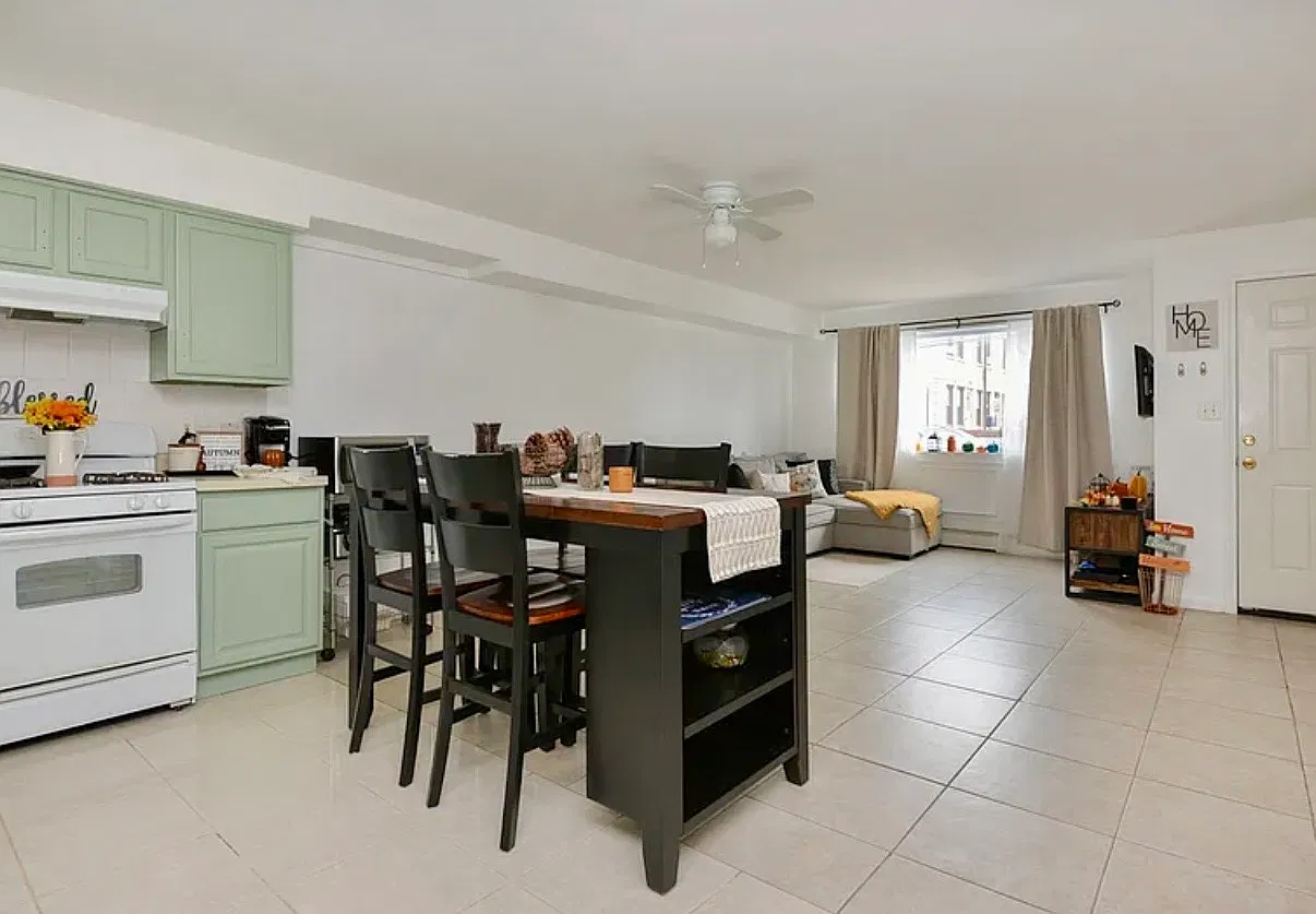 2 bed, 1200 sqft, $2,800 — Photo 3