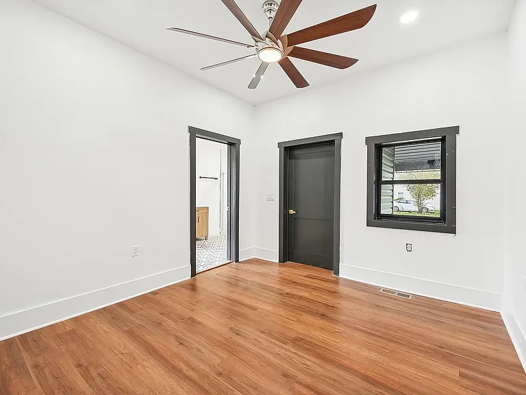 76 Market St — Photo 38