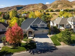 40 Mountain Laurel Dr, Littleton, CO 80127