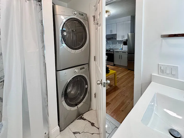 202 Hillside St #4 — Photo 4