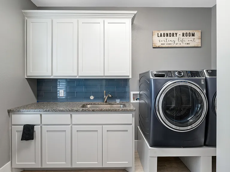 16001 Plum Ln — Photo 24