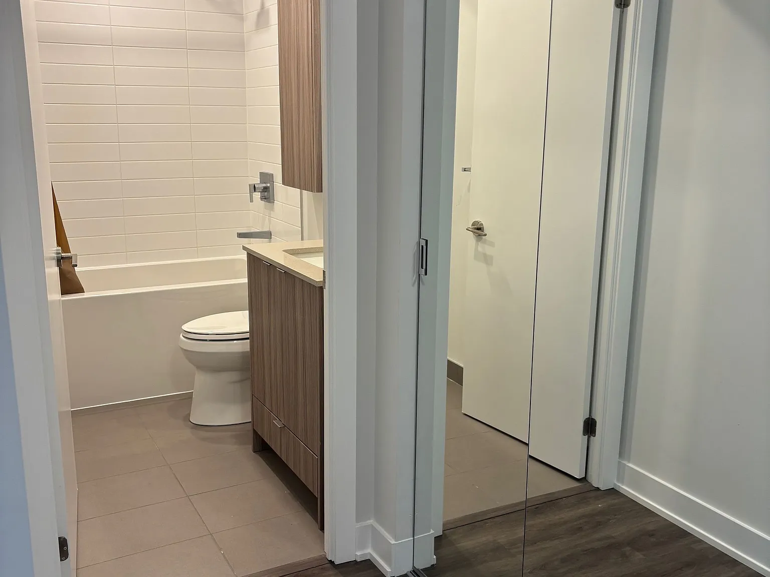 1 bed, $2,400 — Photo 3