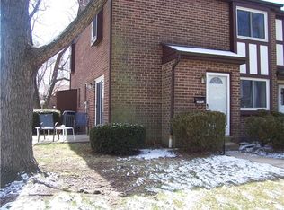 3802 Golf View Dr, Newark, DE 19702