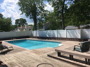 229 Fir Grove Rd, Ronkonkoma, NY 11779