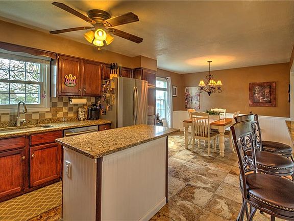 4th image of 643 Angiline Dr