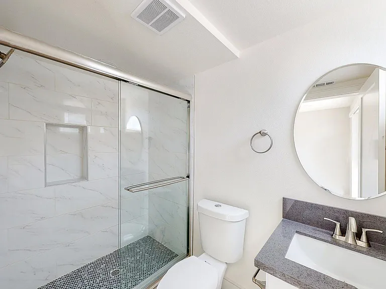 953 1/2 N Mariposa Ave #1/2 — Photo 29