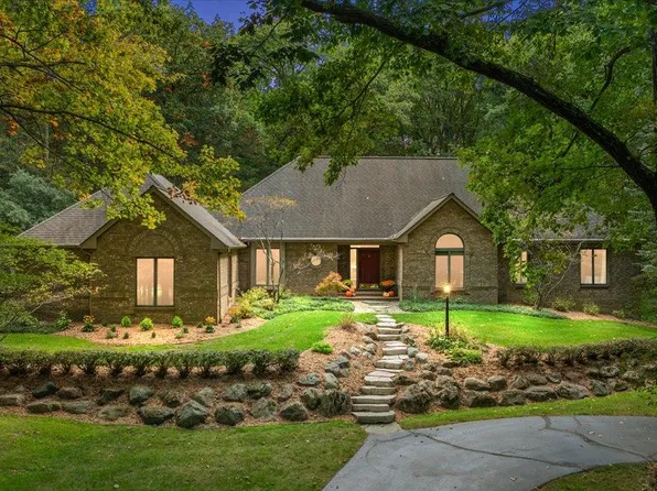 7529 Bitterbush, Clarkston, MI 48348