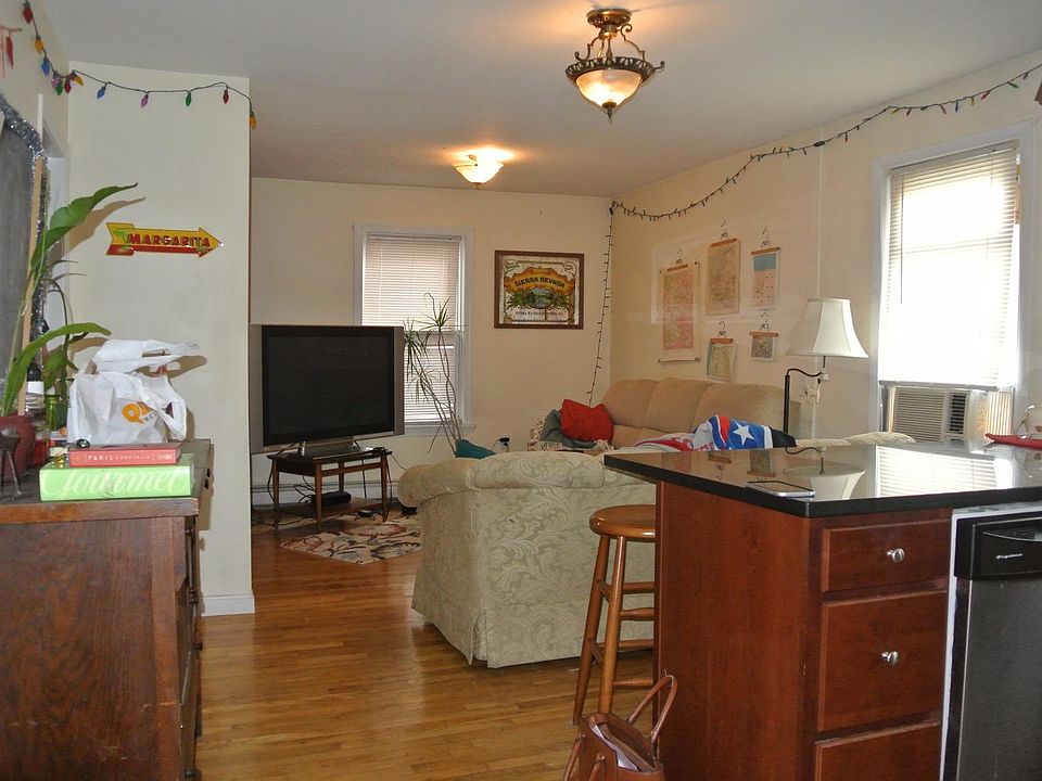 1st image of 303-315 Elm St APT 315-1