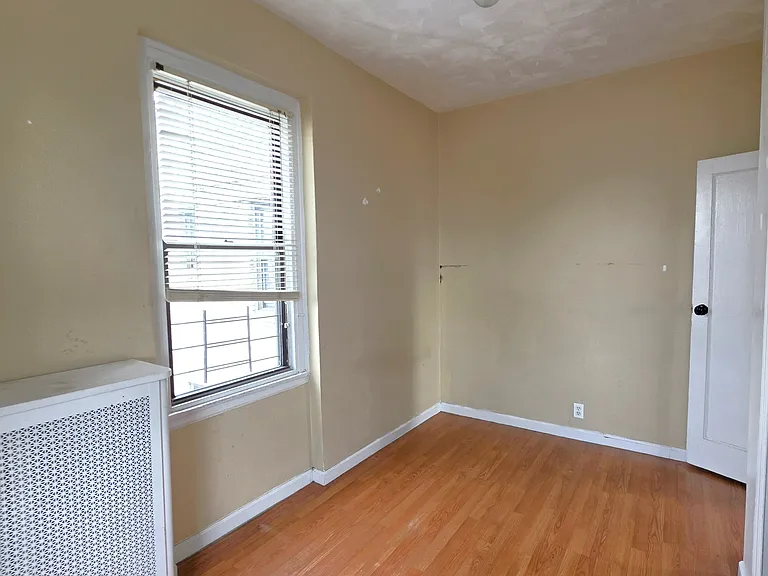 21-77 33rd St #5H — Photo 16