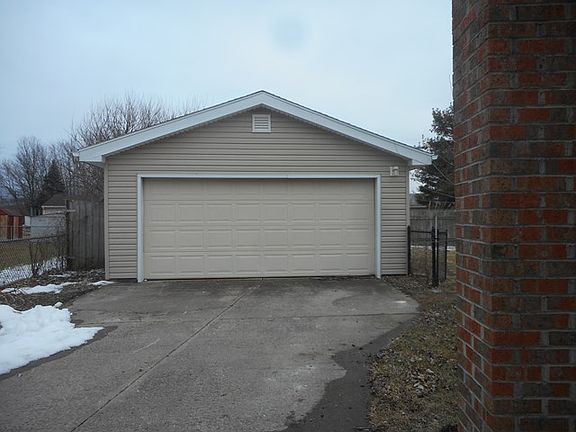 2nd image of 1004 Jamaica Dr