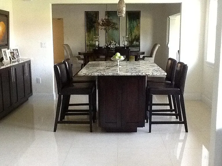 Breakfast/ Dinning area