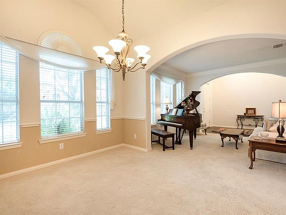 4th image of 7874 Thistletree Ln