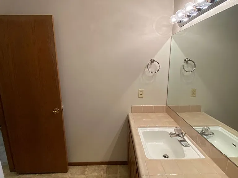 1348 E Ferguson Ct — Photo 19