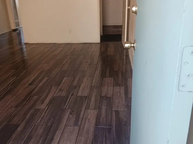 1451 W 105th St — Photo 33
