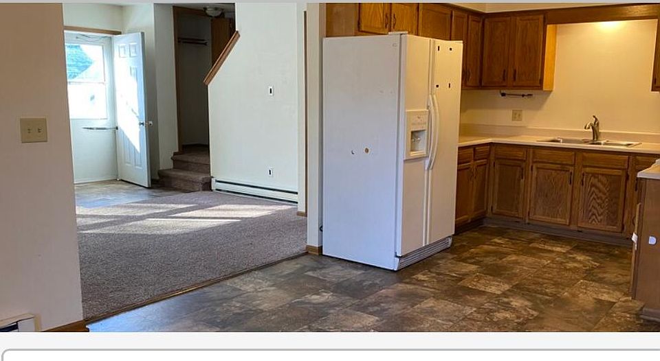 2nd image of 438 Pine St