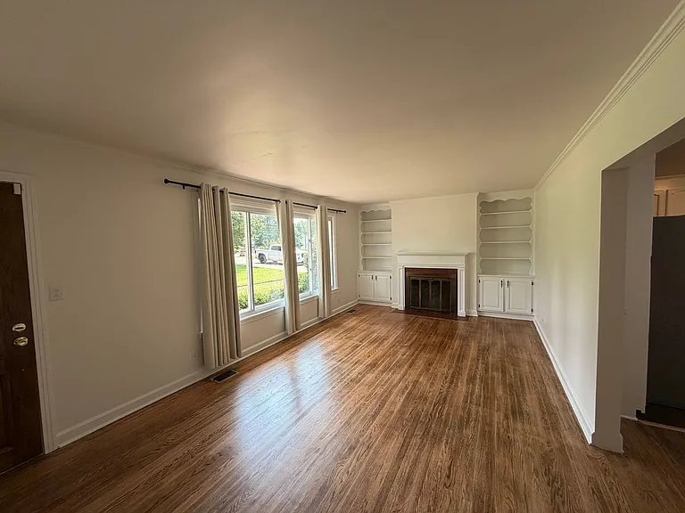 4953 Stillwood Dr — Photo 3