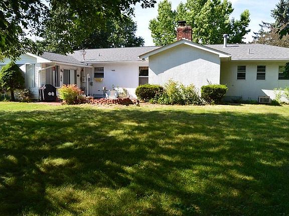 2nd image of 9677 Shalemar Dr