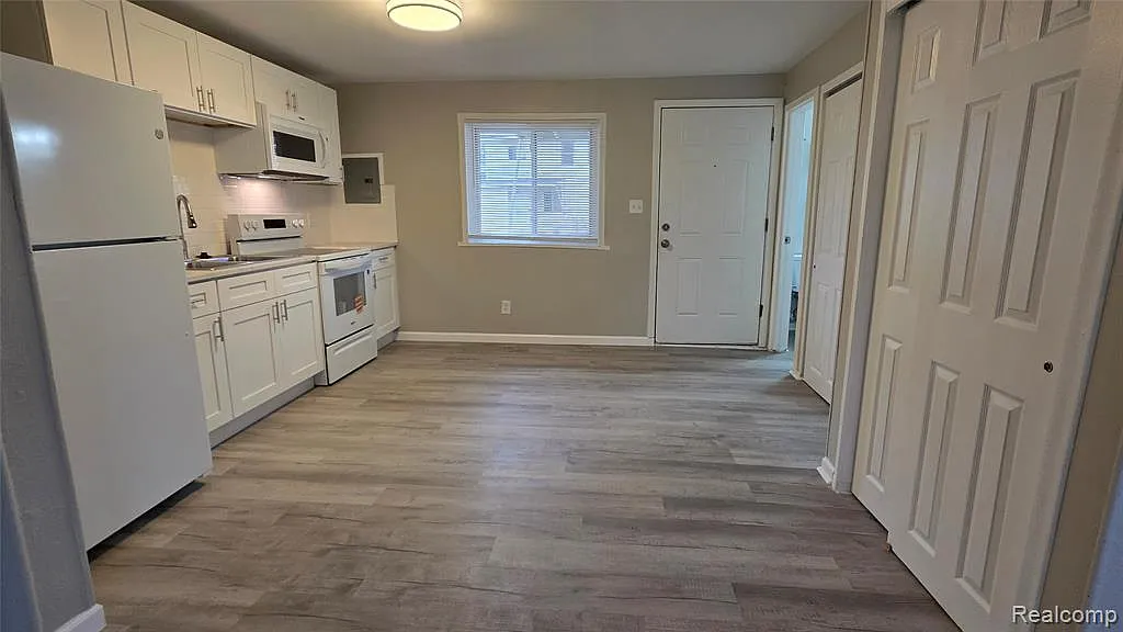 2 bed, 1.5 bath, 1814 sqft, $1,350 — Photo 4