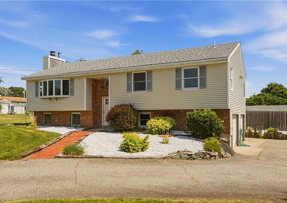 1st image of 49 Dexter St