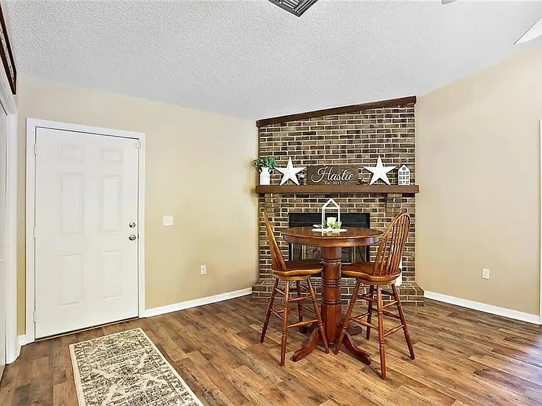304 Thomas St — Photo 7