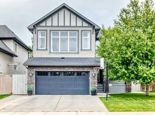 188 S Hawkmere Way, Chestermere, AB T1X0C9