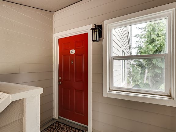 4th image of 19857 25th Ave NE APT 301