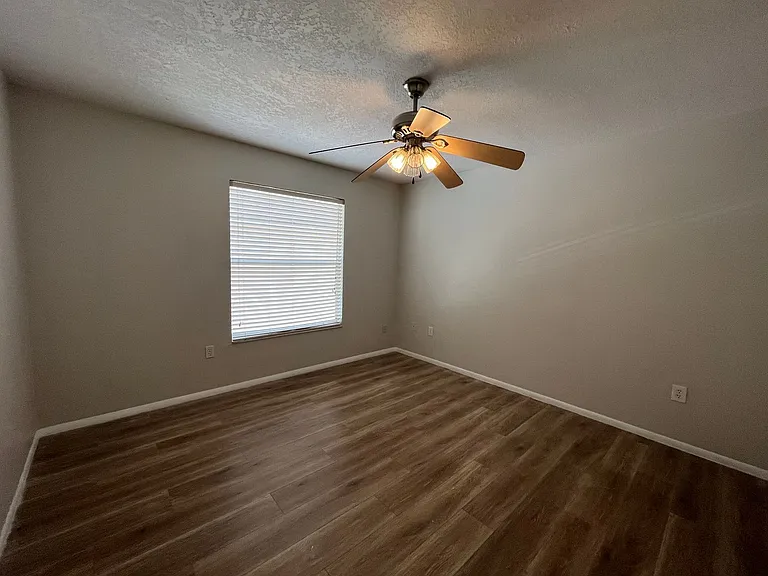 820 Stonechapel Ct — Photo 23
