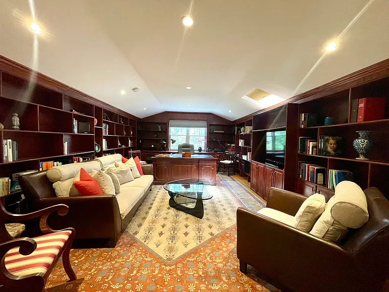 Pleasant Ln — Photo 9