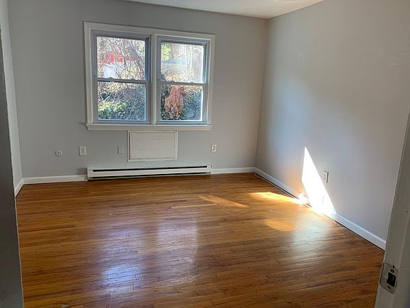 5th image of 82 Valley Ave APT 5-A