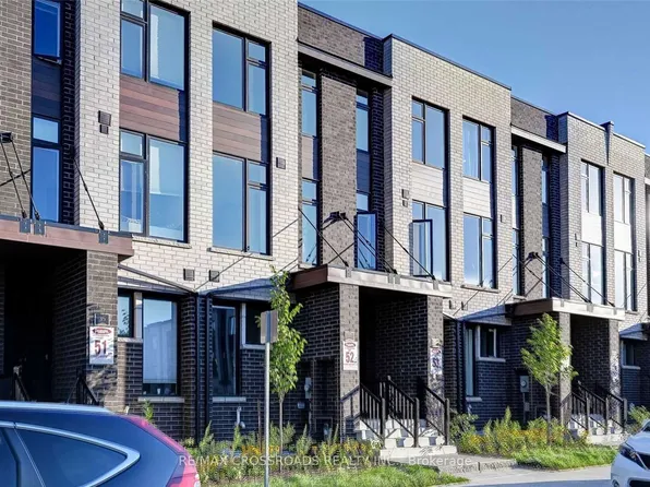 37 Creekbank Rd, Toronto, ON M6L 3B7