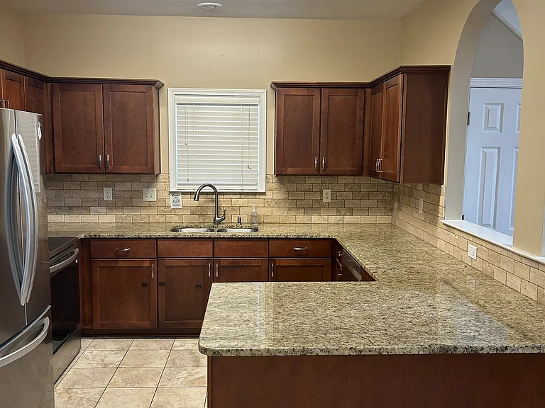 138 Harbor Creek Dr — Photo 8