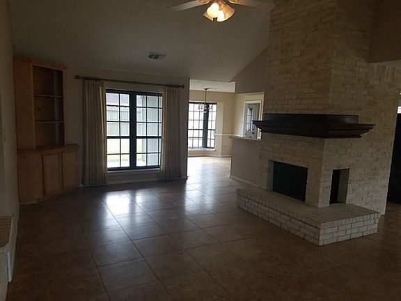 4th image of 4617 Saint Andrews Dr