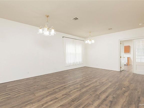 3rd image of 1505 Candy Ln