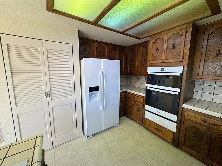 1571 Vista Grande Ln — Photo 7