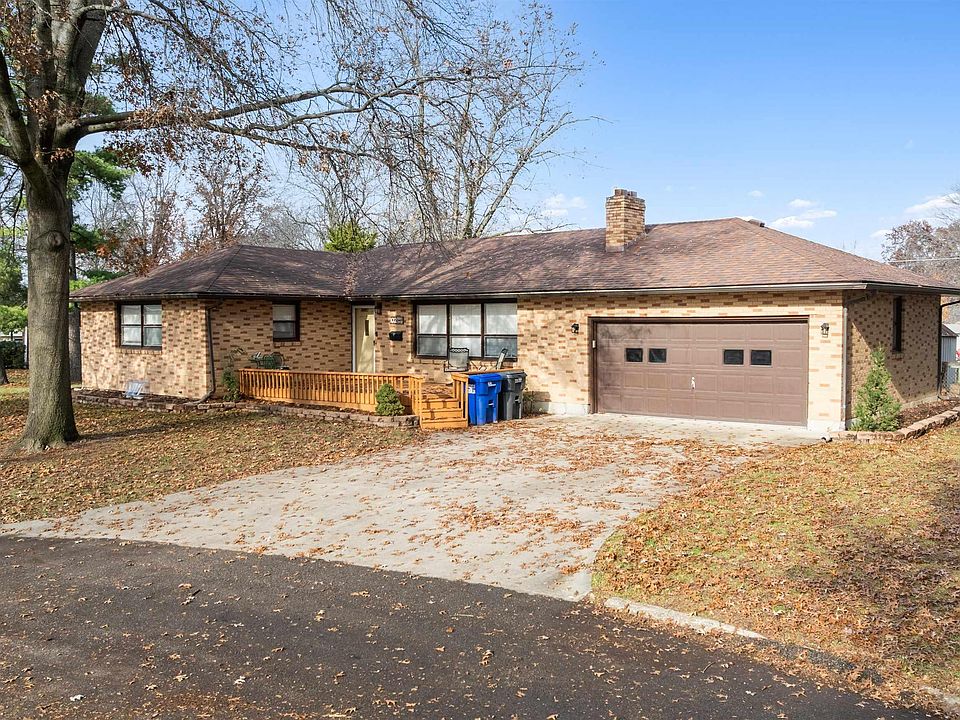 1st image of 102 Helen Cir