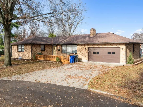 102 Helen Cir, Sedalia, MO 65301