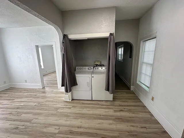 230 Adams St — Photo 8